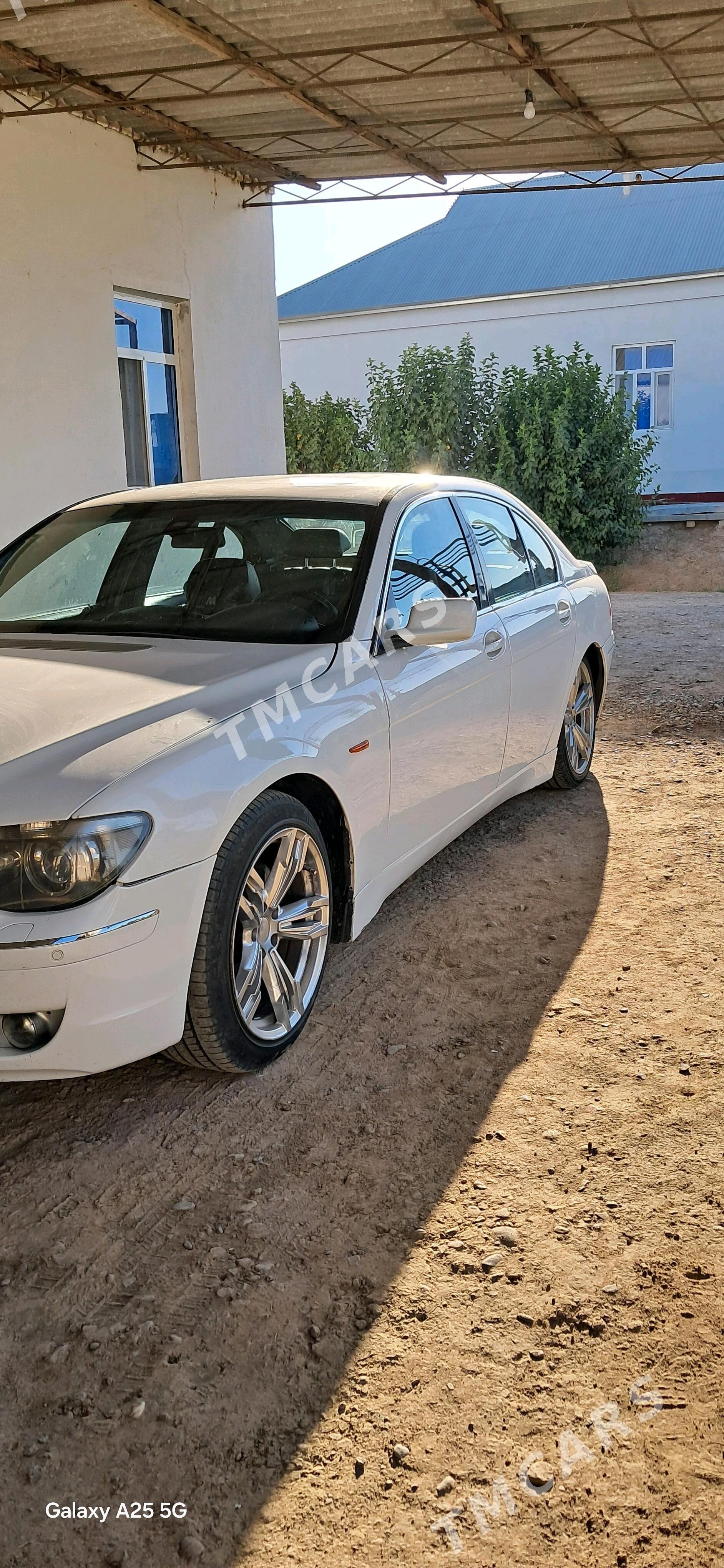 BMW 7 Series 2002 - 110 000 TMT - Мургап - img 3