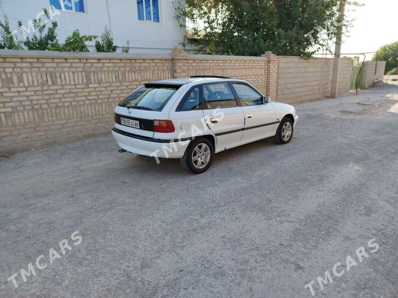 Opel Astra 1993 - 35 000 TMT - Kaka - img 4