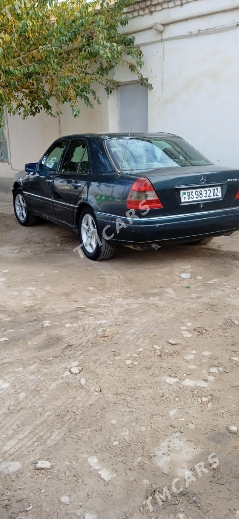 Mercedes-Benz C-Class 1995 - 38 000 TMT - Кёнеургенч - img 8