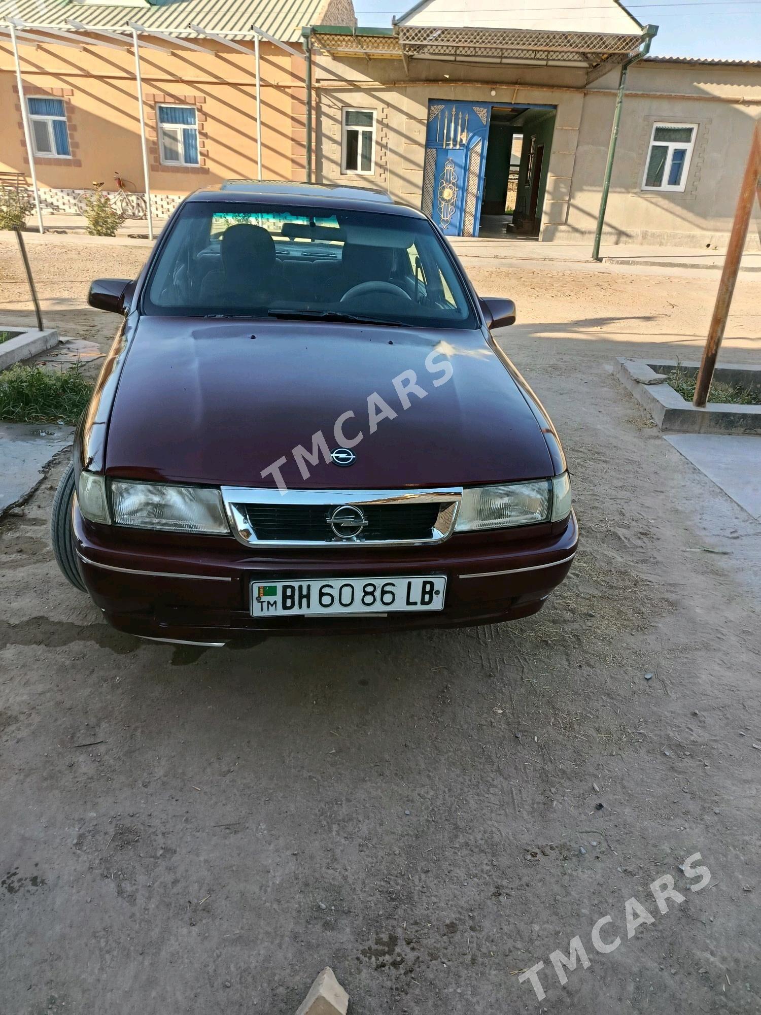 Opel Vectra 1990 - 32 000 TMT - Чарджоу - img 3