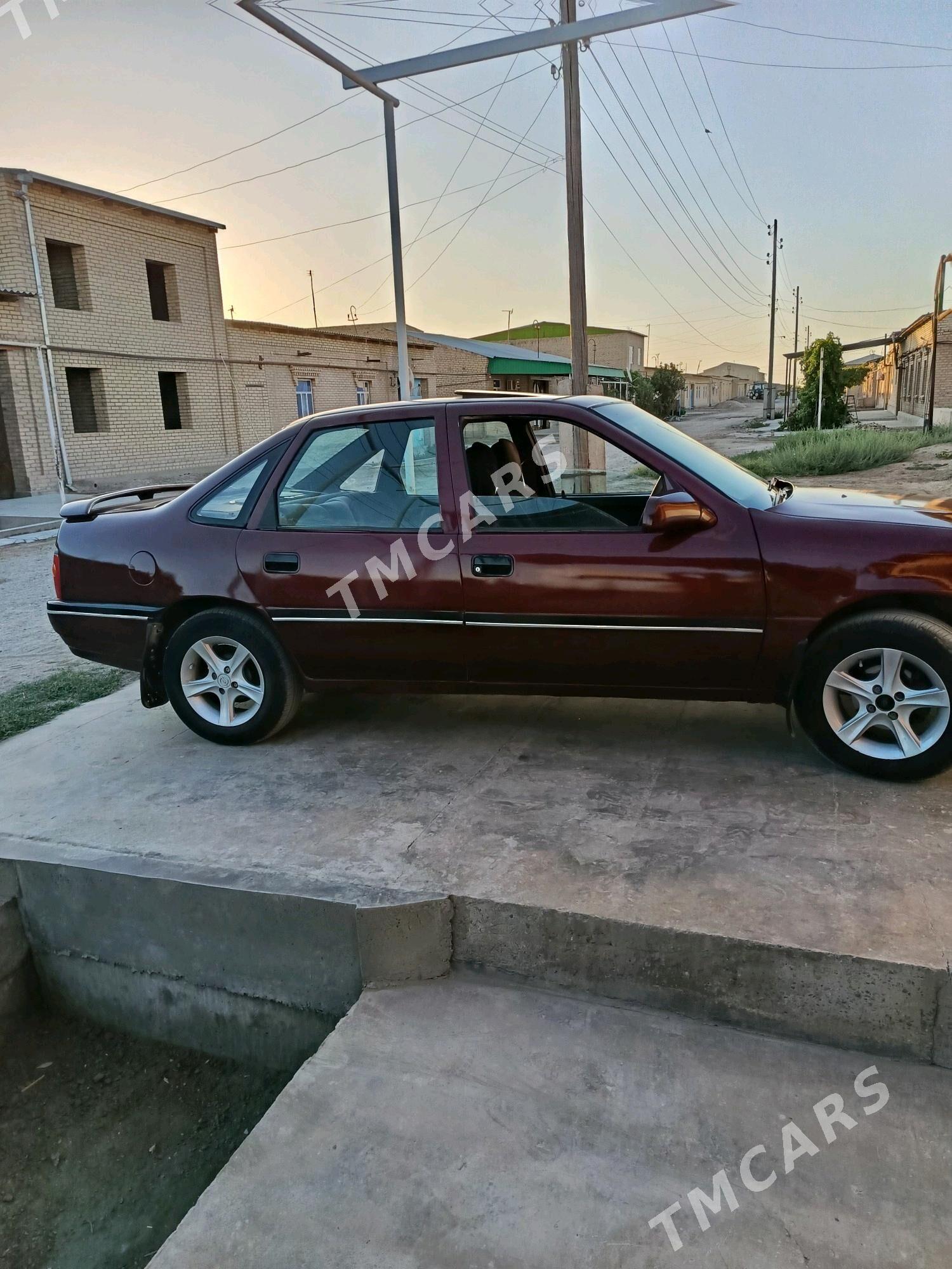 Opel Vectra 1990 - 32 000 TMT - Чарджоу - img 6