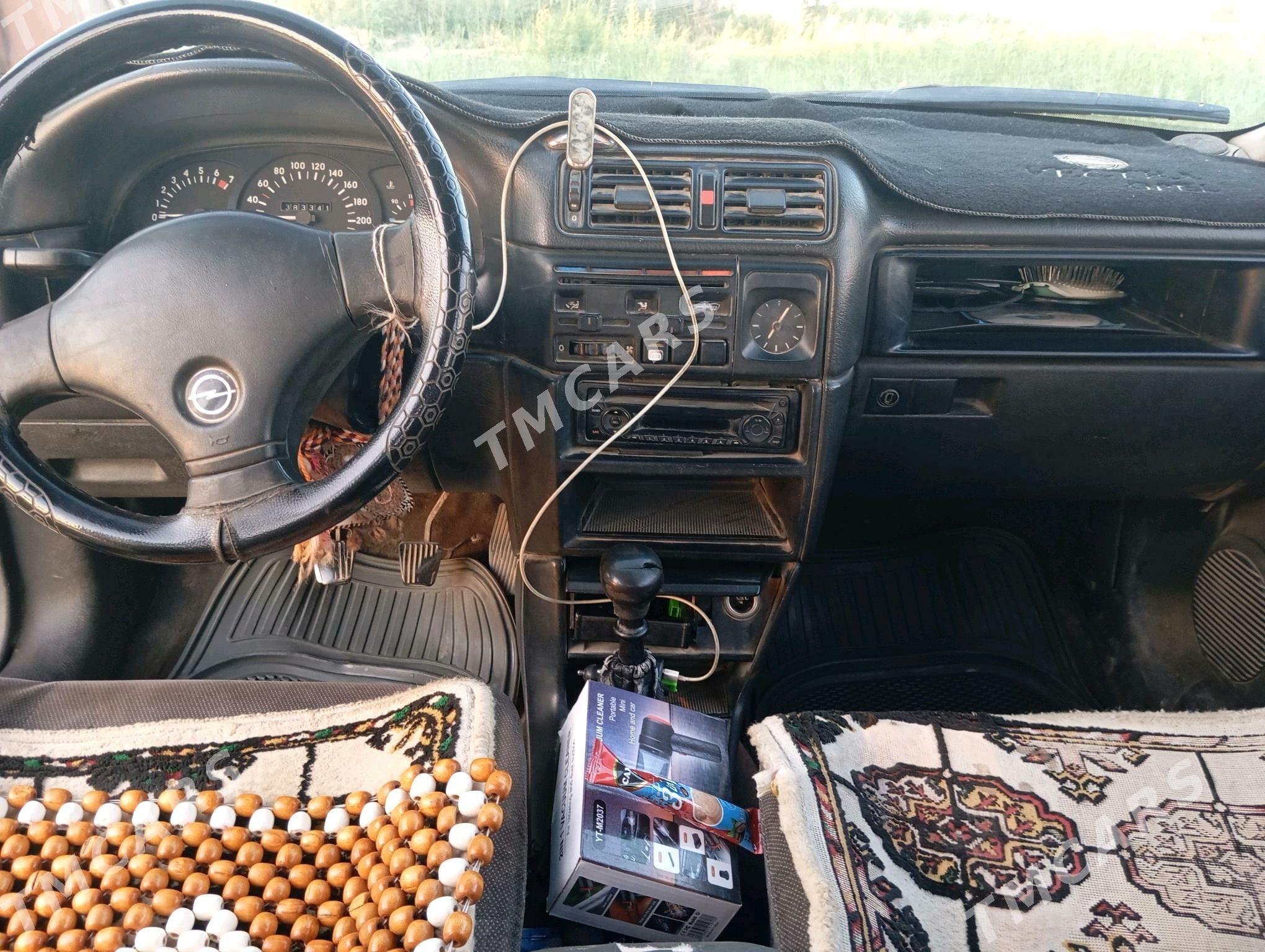 Opel Vectra 1989 - 30 000 TMT - Серахс - img 2