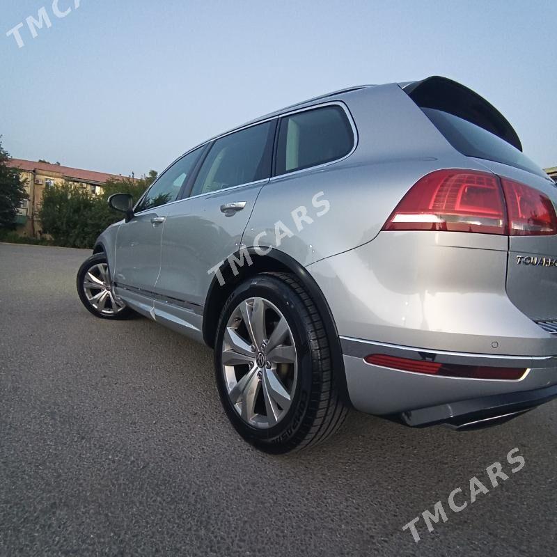 Volkswagen Touareg 2016 - 620 000 TMT - Bekrewe - img 4