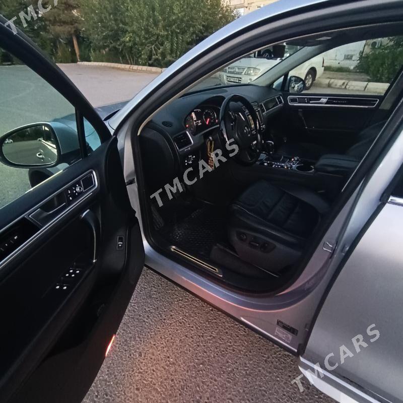 Volkswagen Touareg 2016 - 620 000 TMT - Bekrewe - img 8