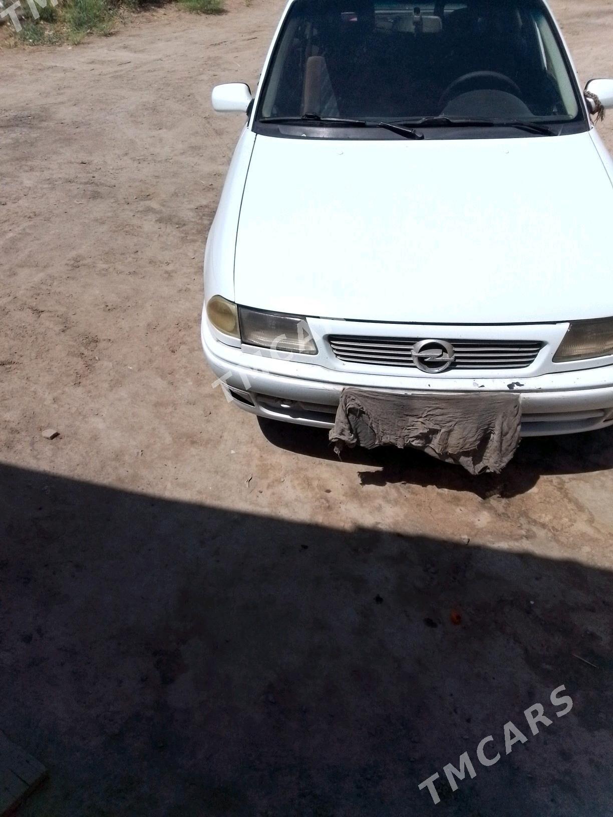 Opel Astra 1996 - 35 000 TMT - Gurbansoltan Eje - img 3