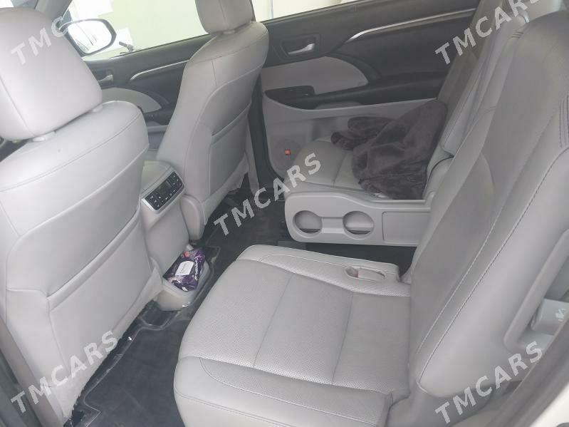 Toyota Highlander 2016 - 400 000 TMT - Бузмеин - img 5