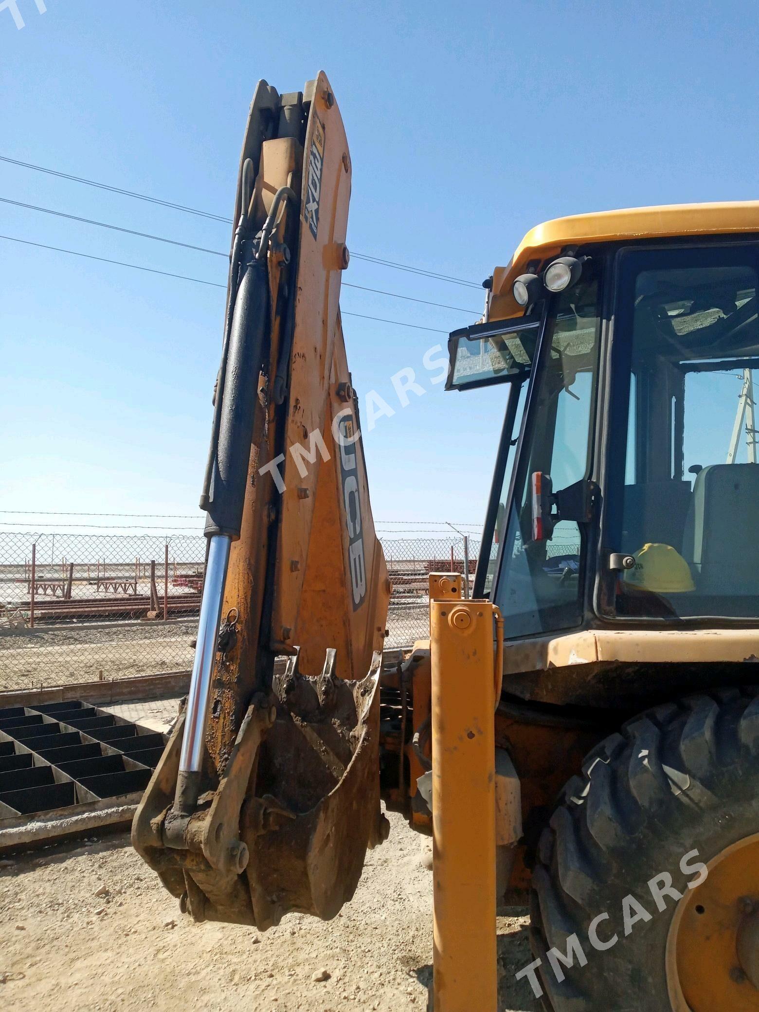 JCB 3CX Compact 2014 - 530 000 TMT - Балканабат - img 4