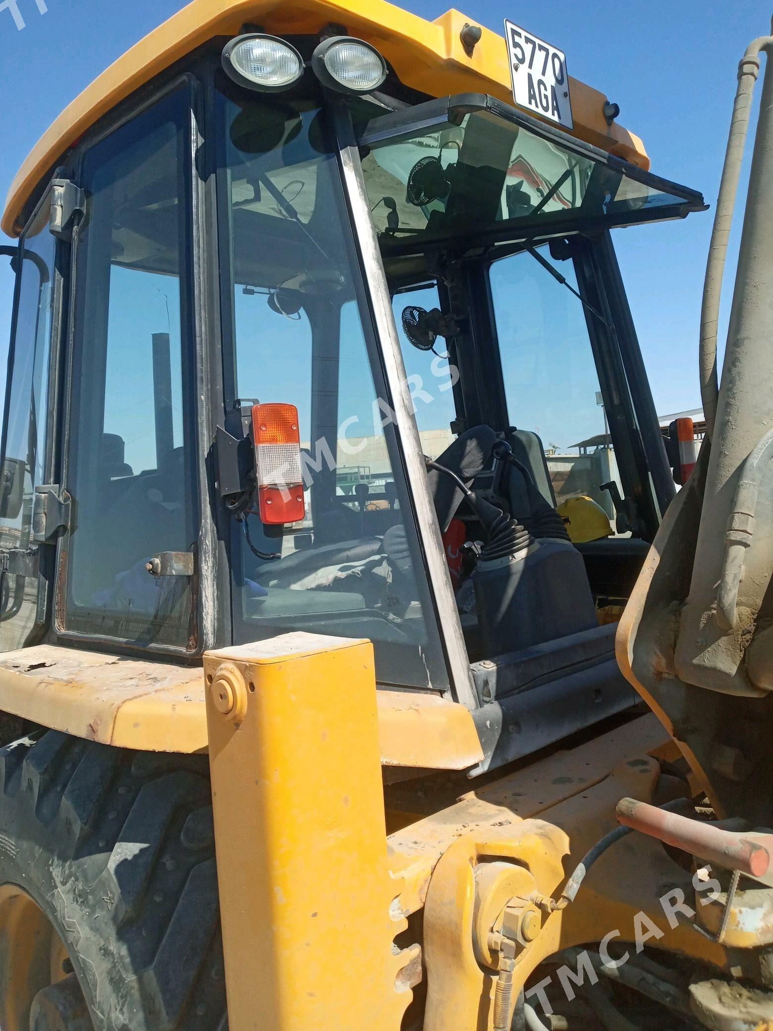 JCB 3CX Compact 2014 - 530 000 TMT - Балканабат - img 3
