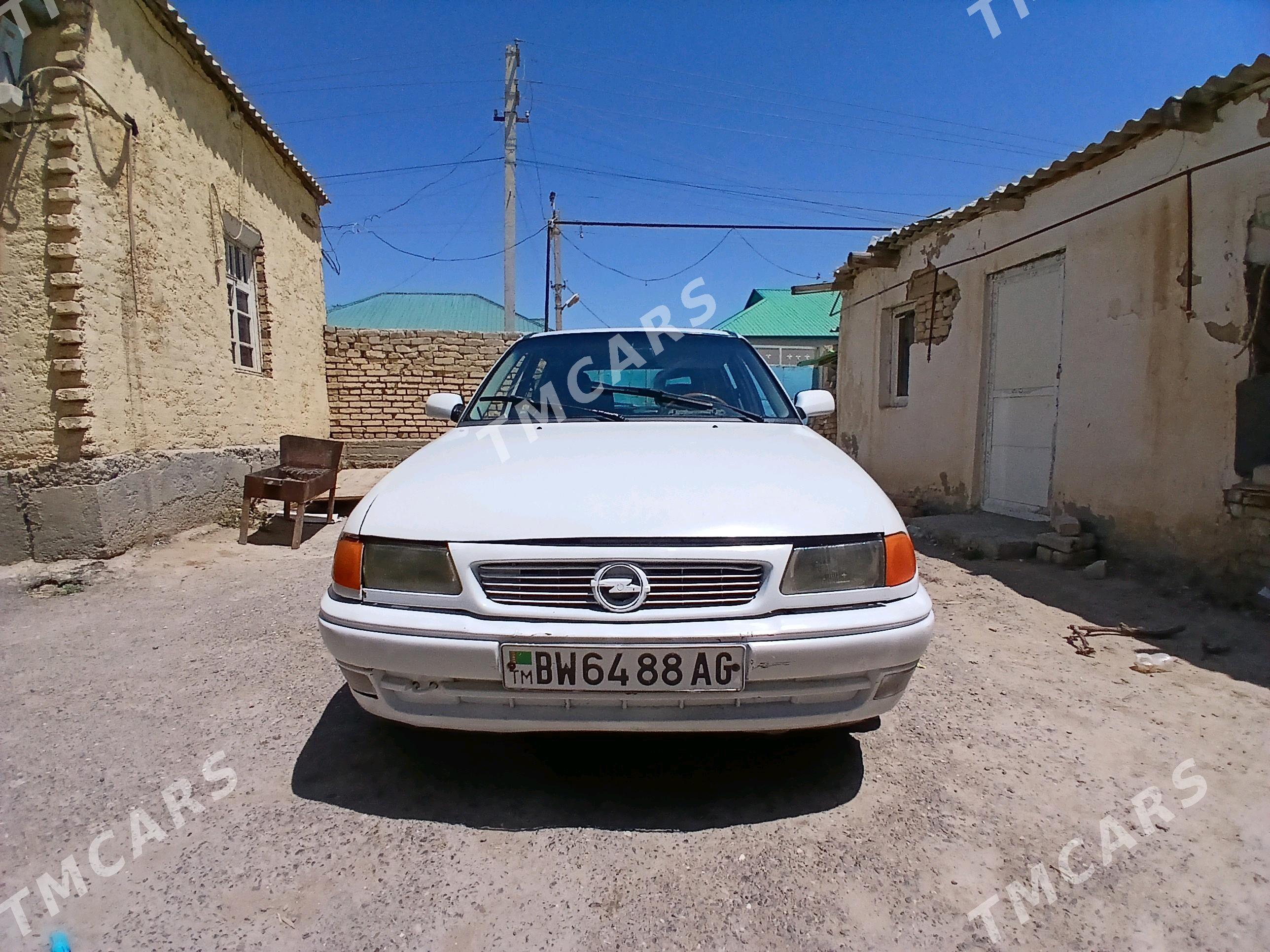 Opel Astra 1997 - 32 000 TMT - Çoganly - img 6