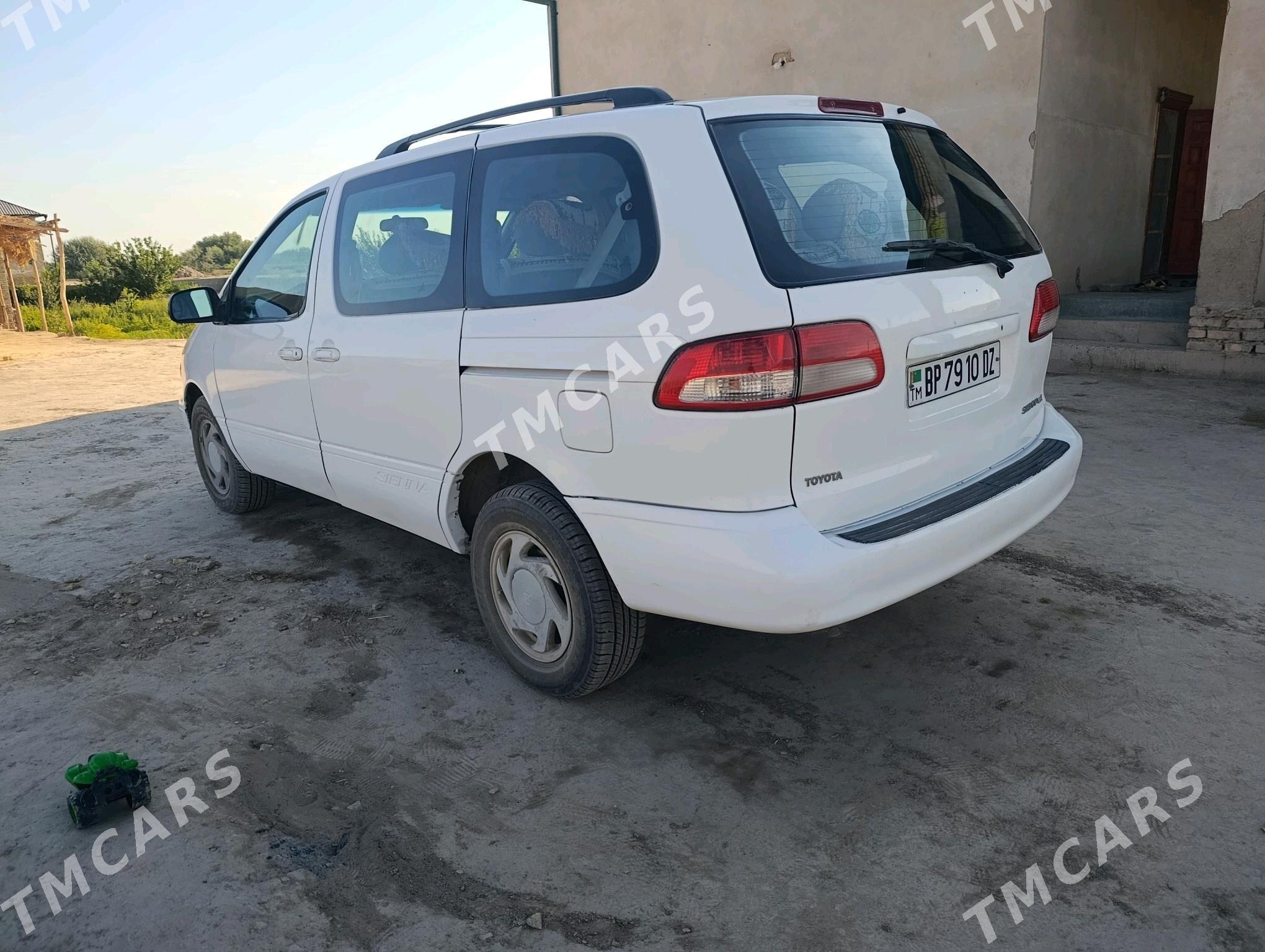 Toyota Sienna 2001 - 150 000 TMT - Гурбансолтан Едже - img 2