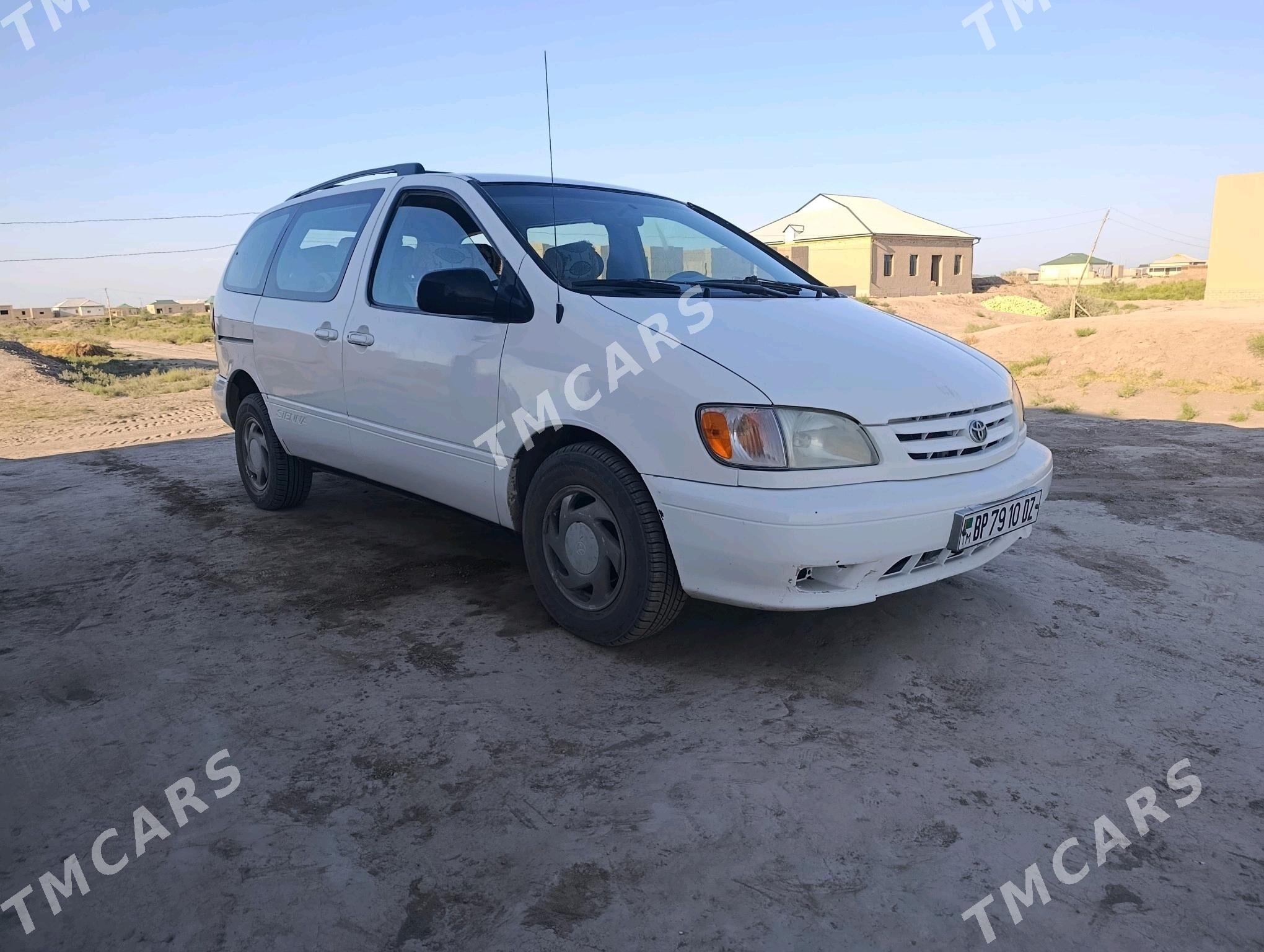 Toyota Sienna 2001 - 150 000 TMT - Гурбансолтан Едже - img 3