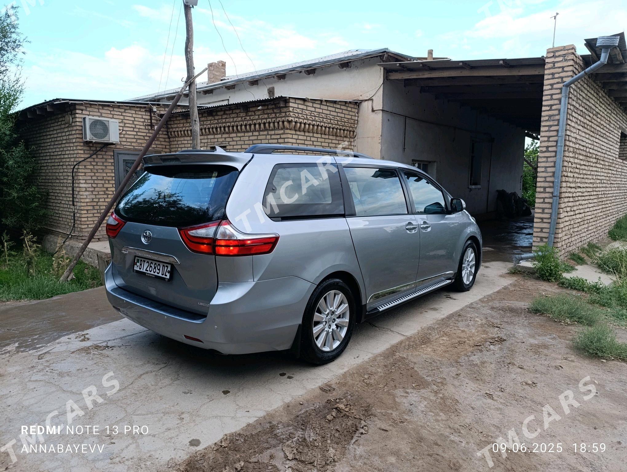 Toyota Sienna 2017 - 420 000 TMT - Гороглы (Тагта) - img 8