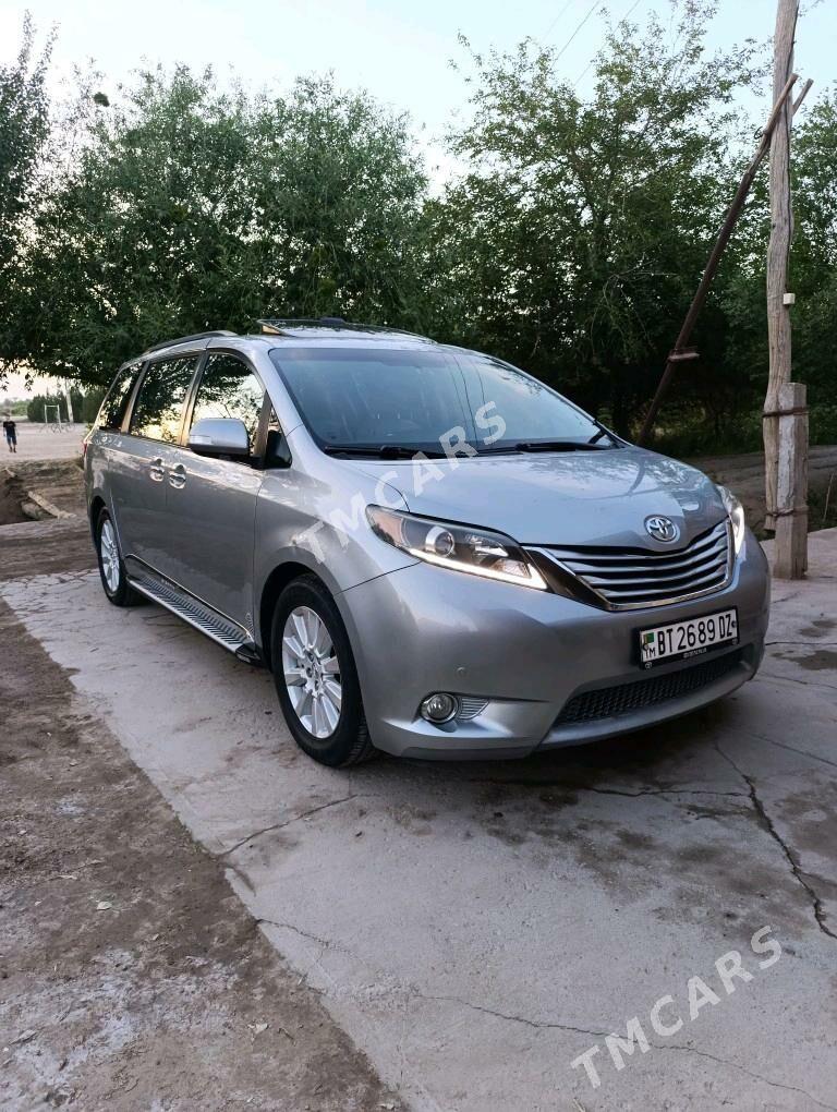 Toyota Sienna 2017 - 420 000 TMT - Гороглы (Тагта) - img 9