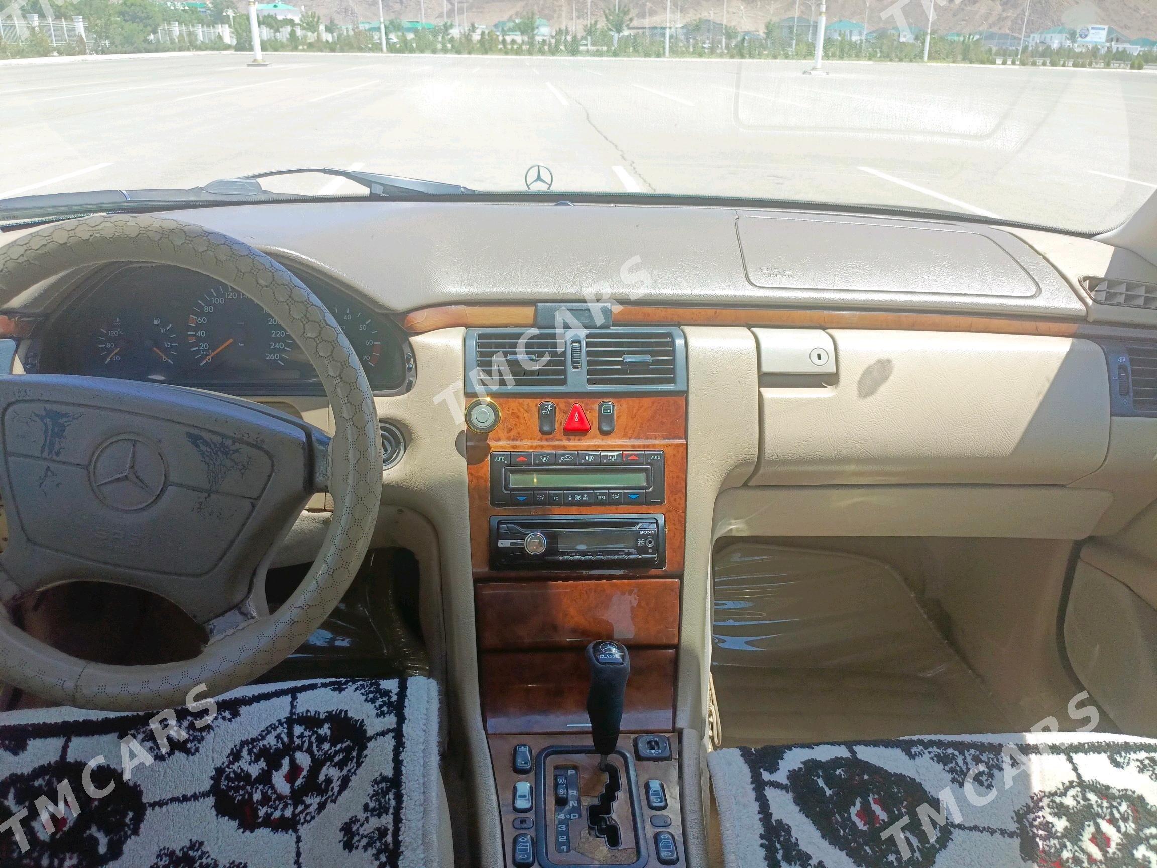 Mercedes-Benz E320 1999 - 80 000 TMT - Балканабат - img 6