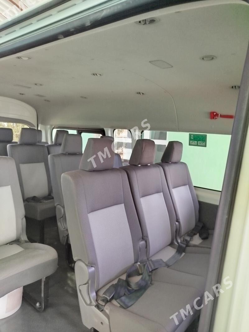 Toyota Hiace 2021 - 880 000 TMT - Яшлык - img 2