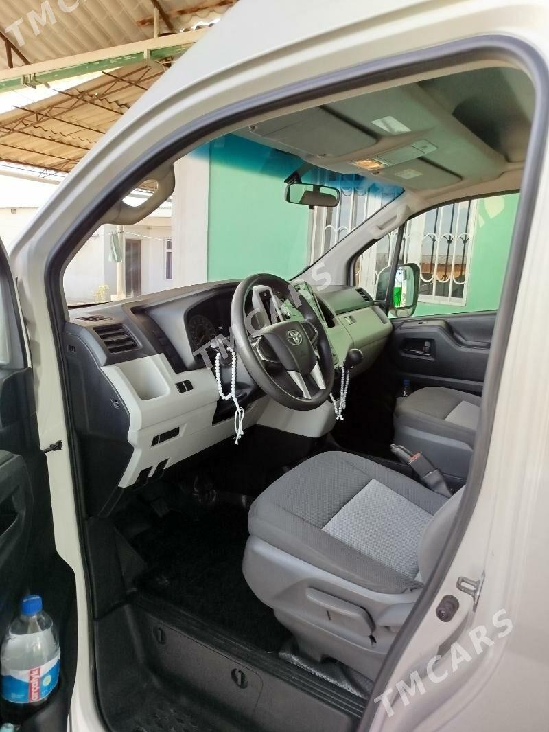 Toyota Hiace 2021 - 880 000 TMT - Яшлык - img 3
