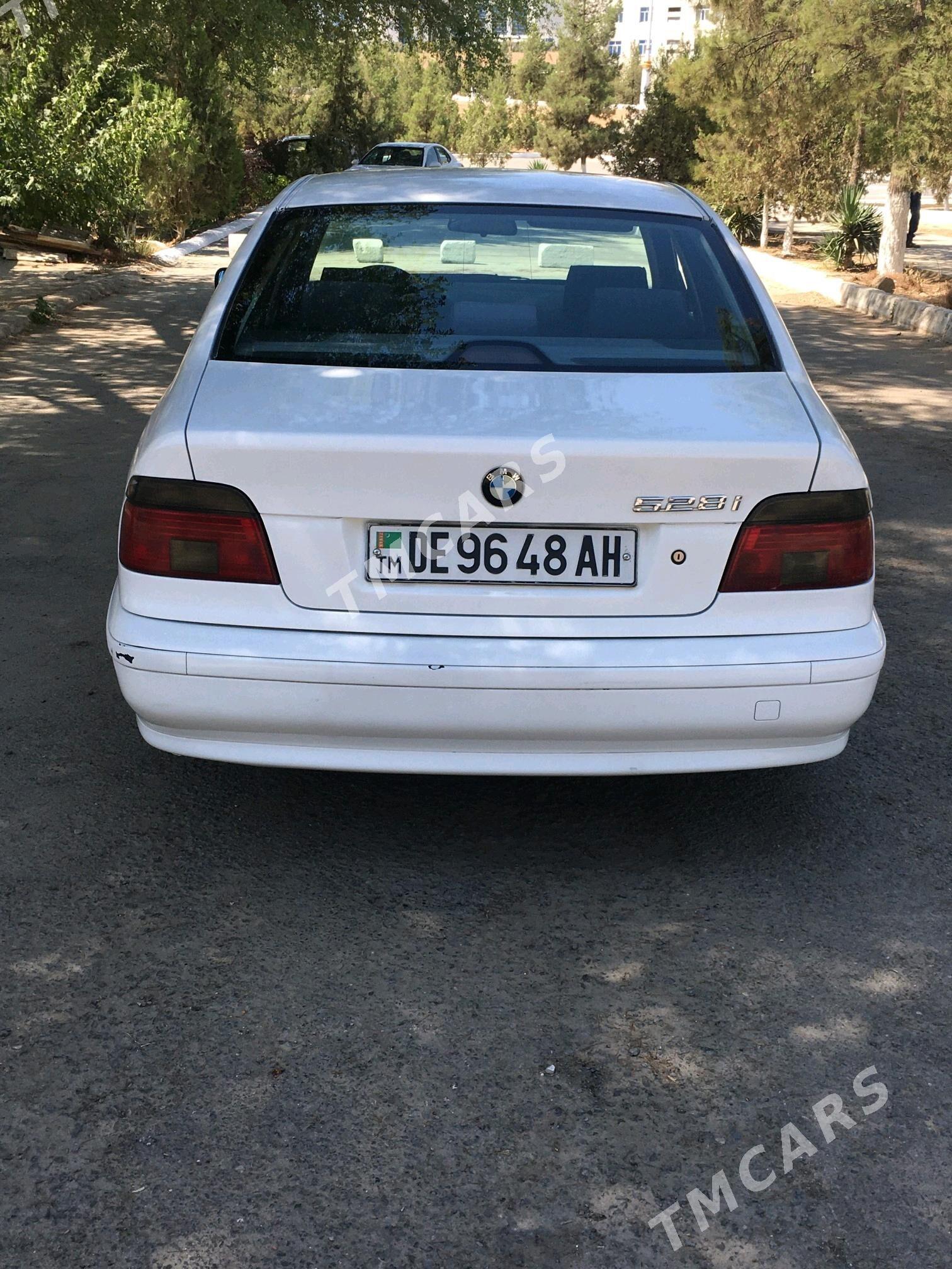 BMW E39 1999 - 90 000 TMT - 30 mkr - img 2