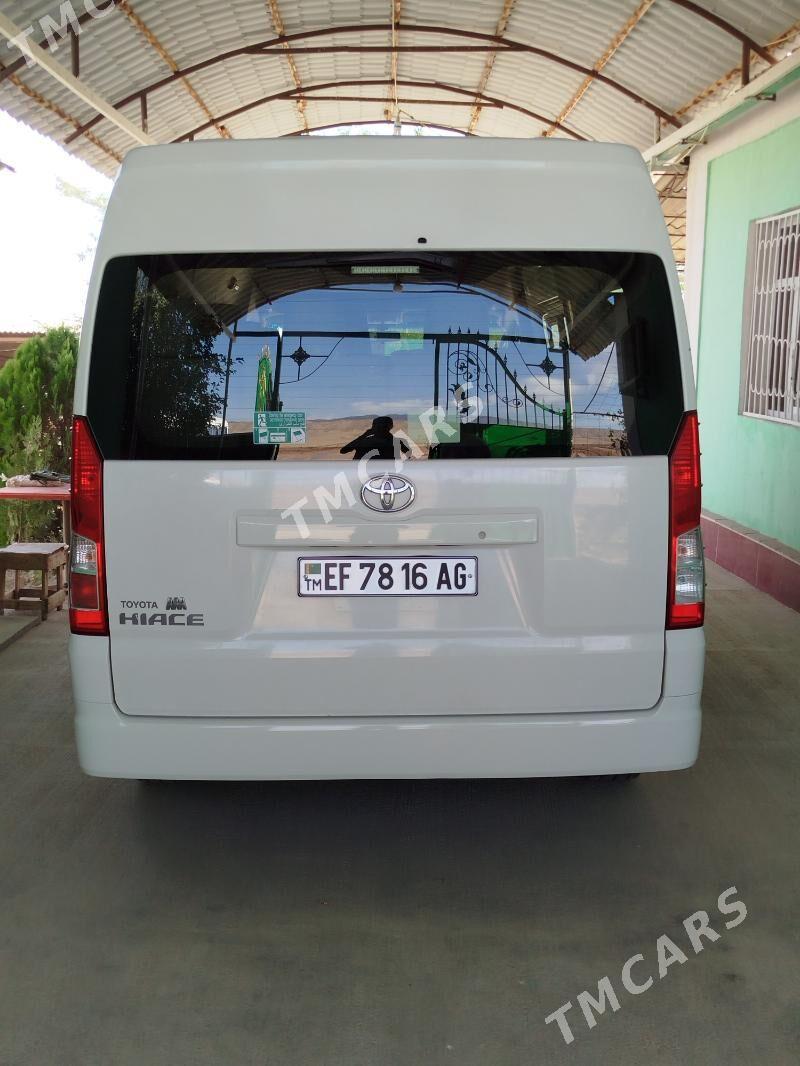 Toyota Hiace 2021 - 880 000 TMT - Яшлык - img 4