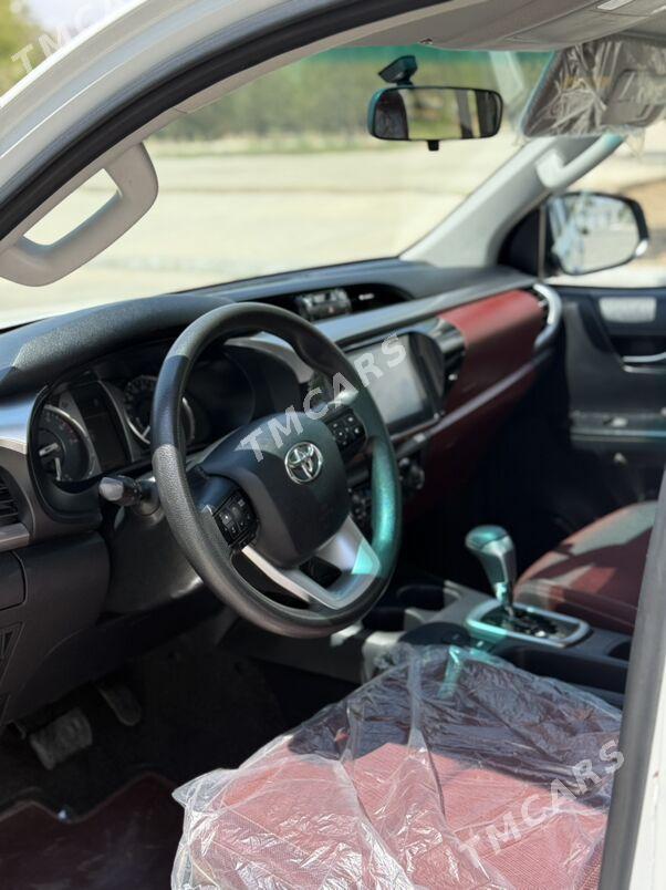 Toyota Hilux 2024 - 630 000 TMT - Балканабат - img 9