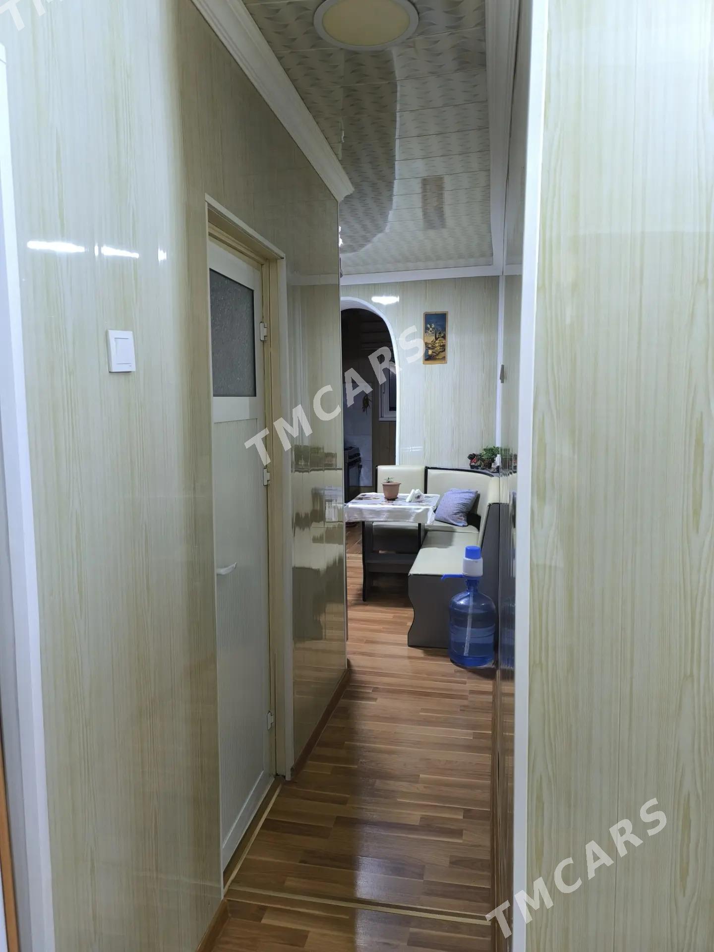 продам квартиру 10 мкр 1 ком - Aşgabat - img 7