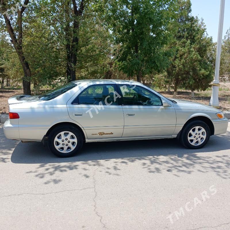 Toyota Camry 2001 - 155 000 TMT - Дашогуз - img 2