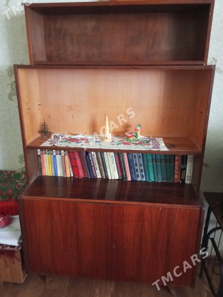 Книжный шкаф и полка - Mary - img 1