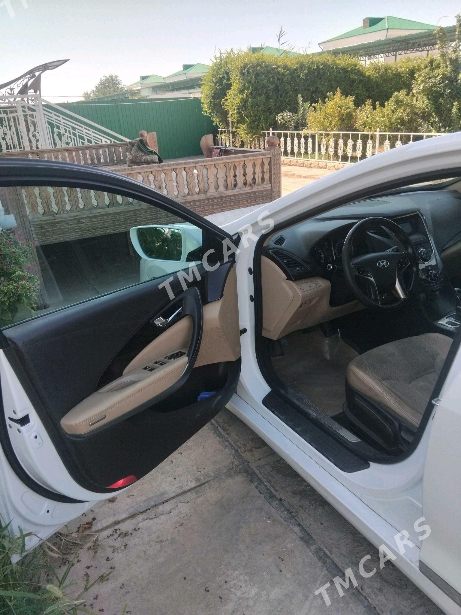 Hyundai Grandeur 2014 - 232 000 TMT - Ашхабад - img 2