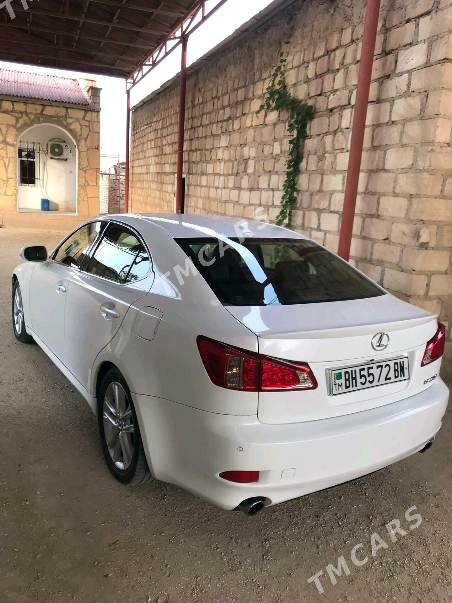 Lexus IS 2012 - 230 000 TMT - Гумдаг - img 2