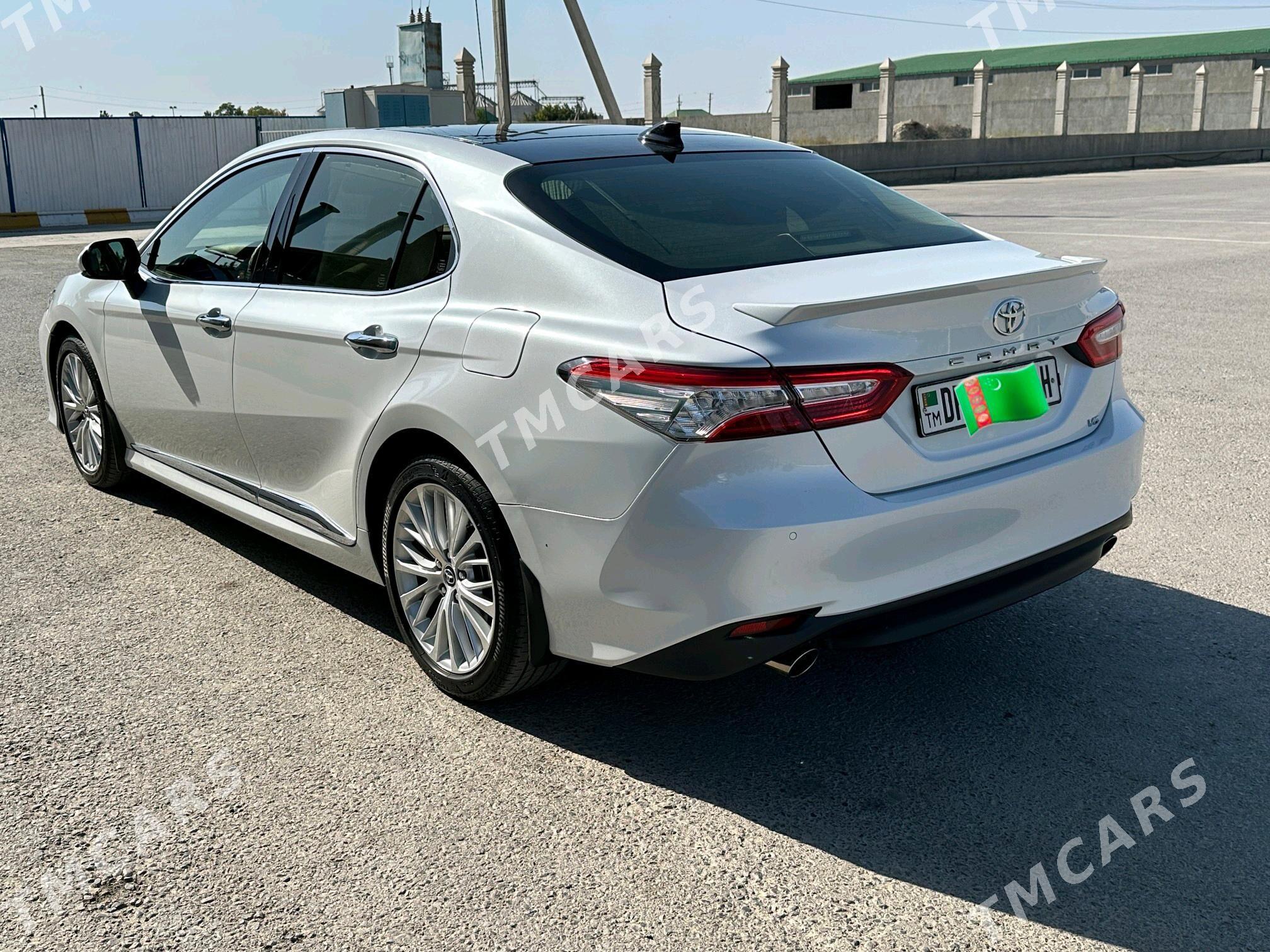 Toyota Camry 2019 - 600 000 TMT - Aşgabat - img 4