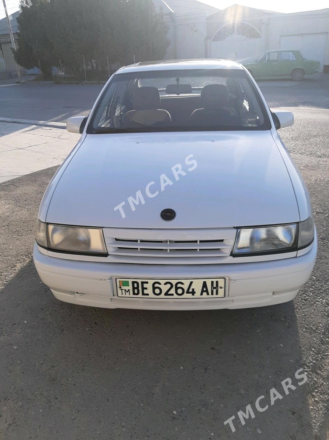 Opel Vectra 1991 - 35 000 TMT - Бахарден - img 4