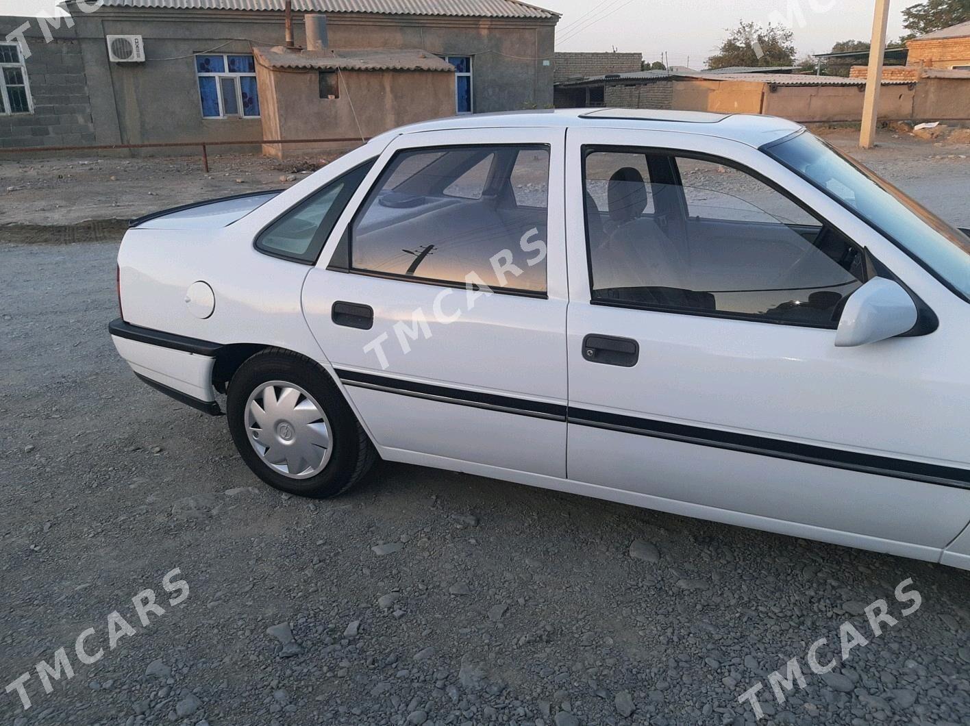 Opel Vectra 1991 - 35 000 TMT - Бахарден - img 1
