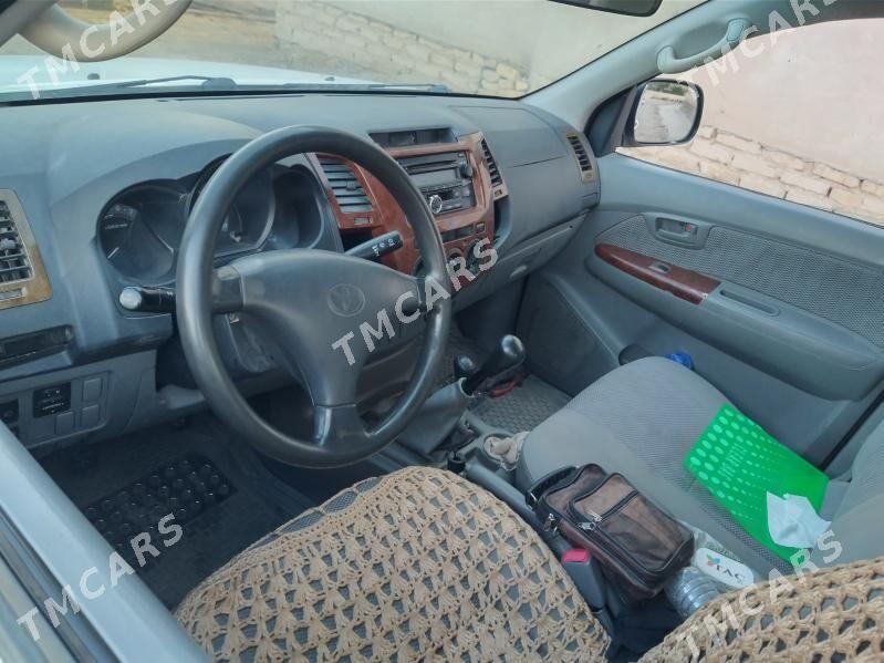 Toyota Hilux 2007 - 230 000 TMT - Köneürgenç - img 3