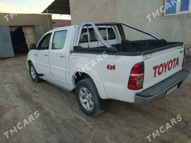 Toyota Hilux 2007 - 230 000 TMT - Köneürgenç - img 2