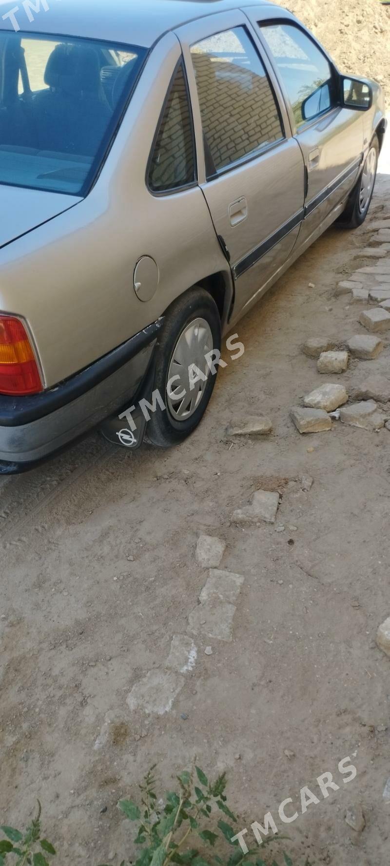 Opel Vectra 1992 - 26 000 TMT - Мары - img 3