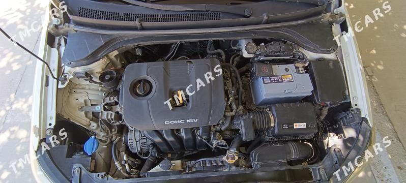 Hyundai Elantra 2018 - 200 000 TMT - Büzmeýin - img 4