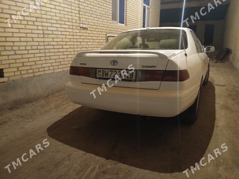 Toyota Camry 2000 - 110 000 TMT - Дянев - img 2