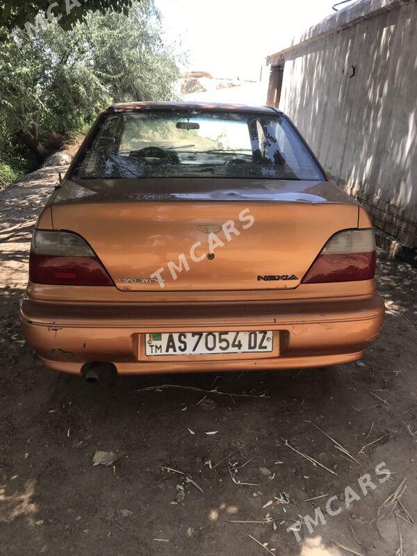 Daewoo Nexia 2002 - 25 000 TMT - Дашогуз - img 3