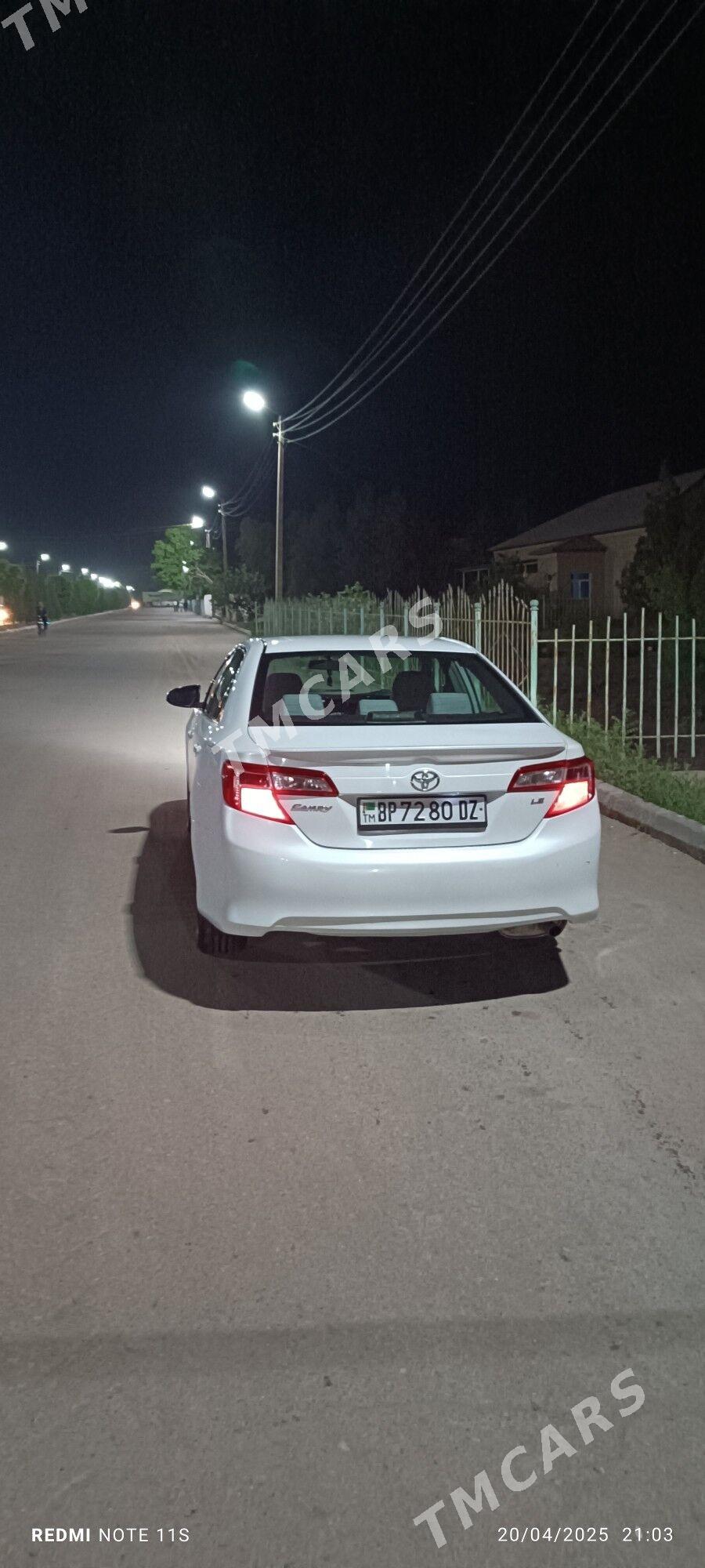 Toyota Camry 2012 - 200 000 TMT - Дашогуз - img 6