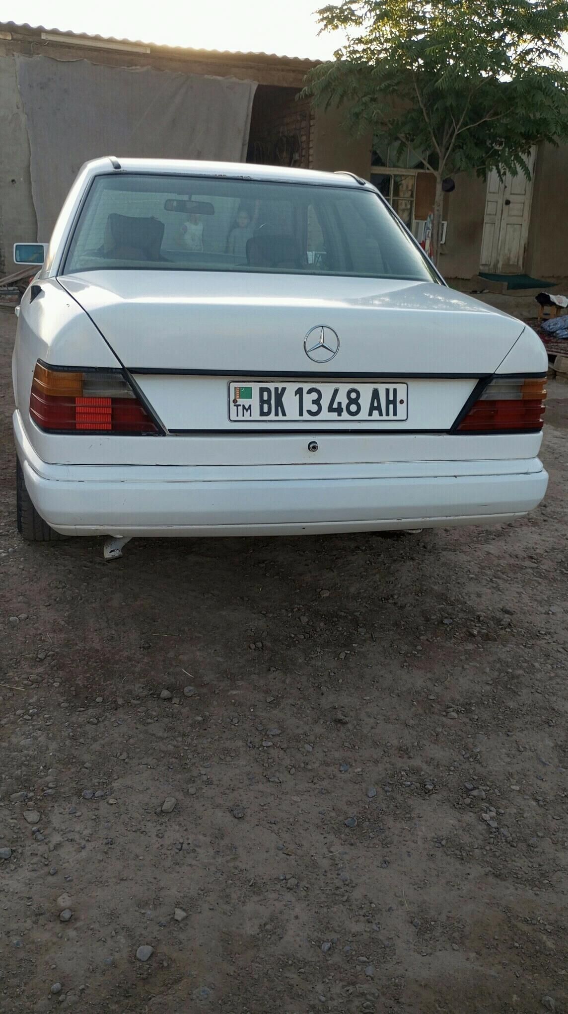 Mercedes-Benz 230E 1989 - 19 000 TMT - Теджен - img 5