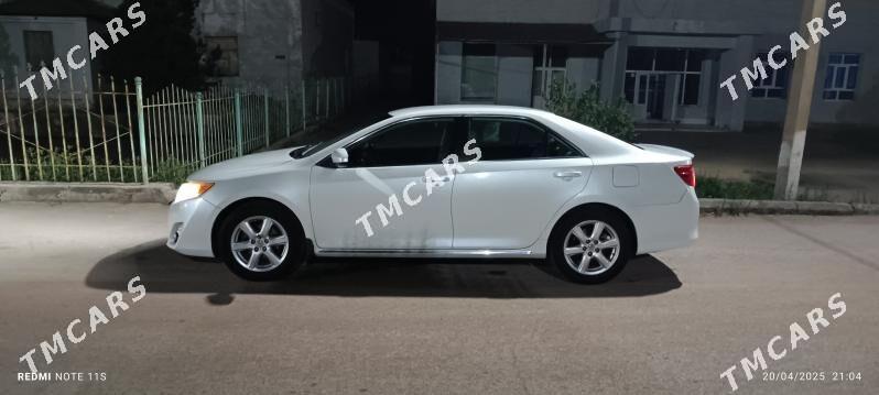 Toyota Camry 2012 - 200 000 TMT - Дашогуз - img 5