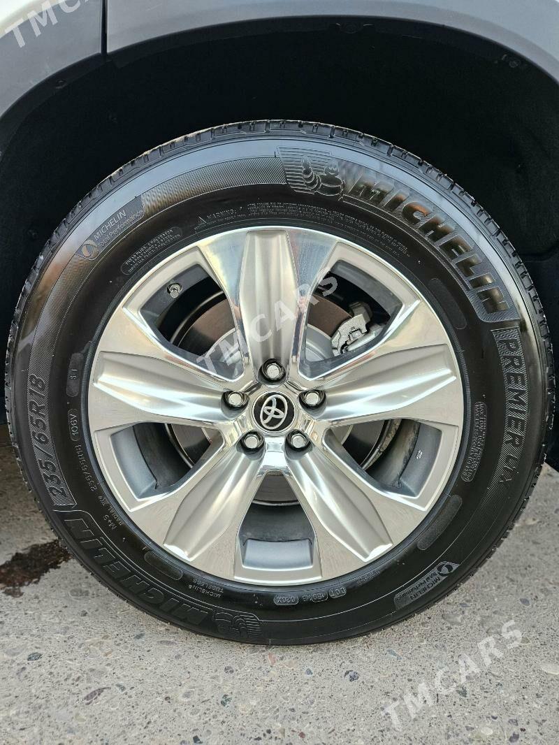 Toyota Highlander 2023 - 530 000 TMT - Мары - img 9