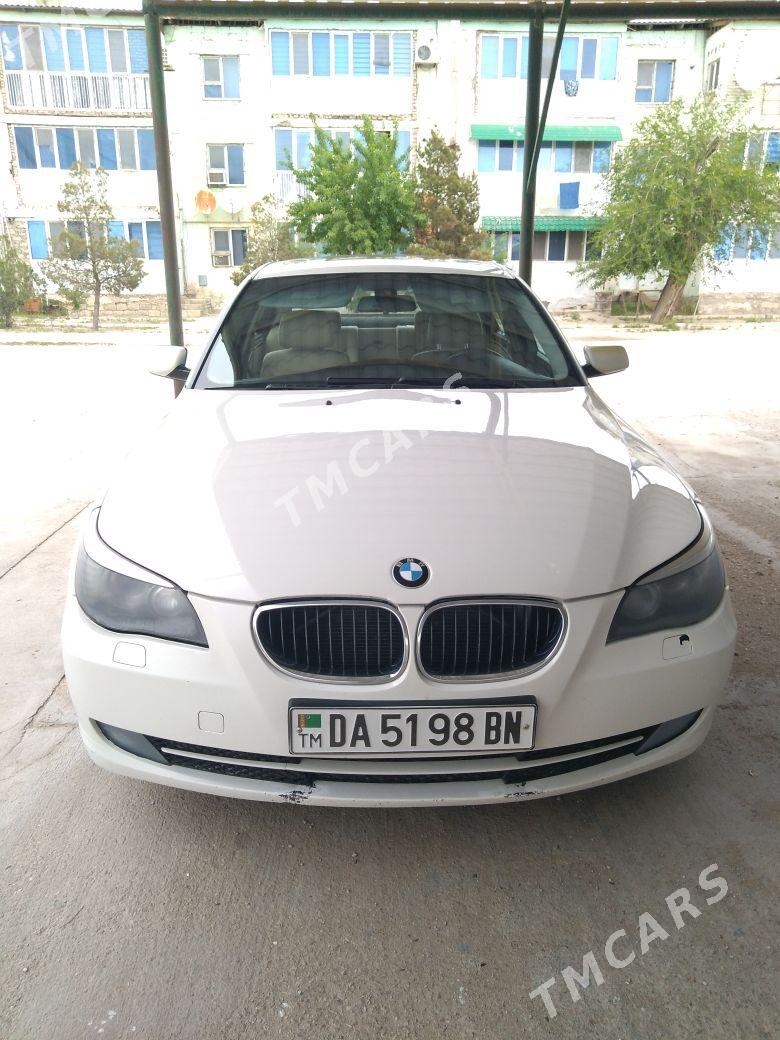 BMW E60 2009 - 178 000 TMT - Балканабат - img 2