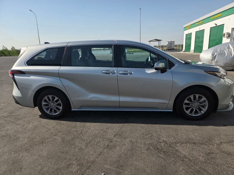Toyota Sienna 2022 - 500 000 TMT - Туркменабат - img 2
