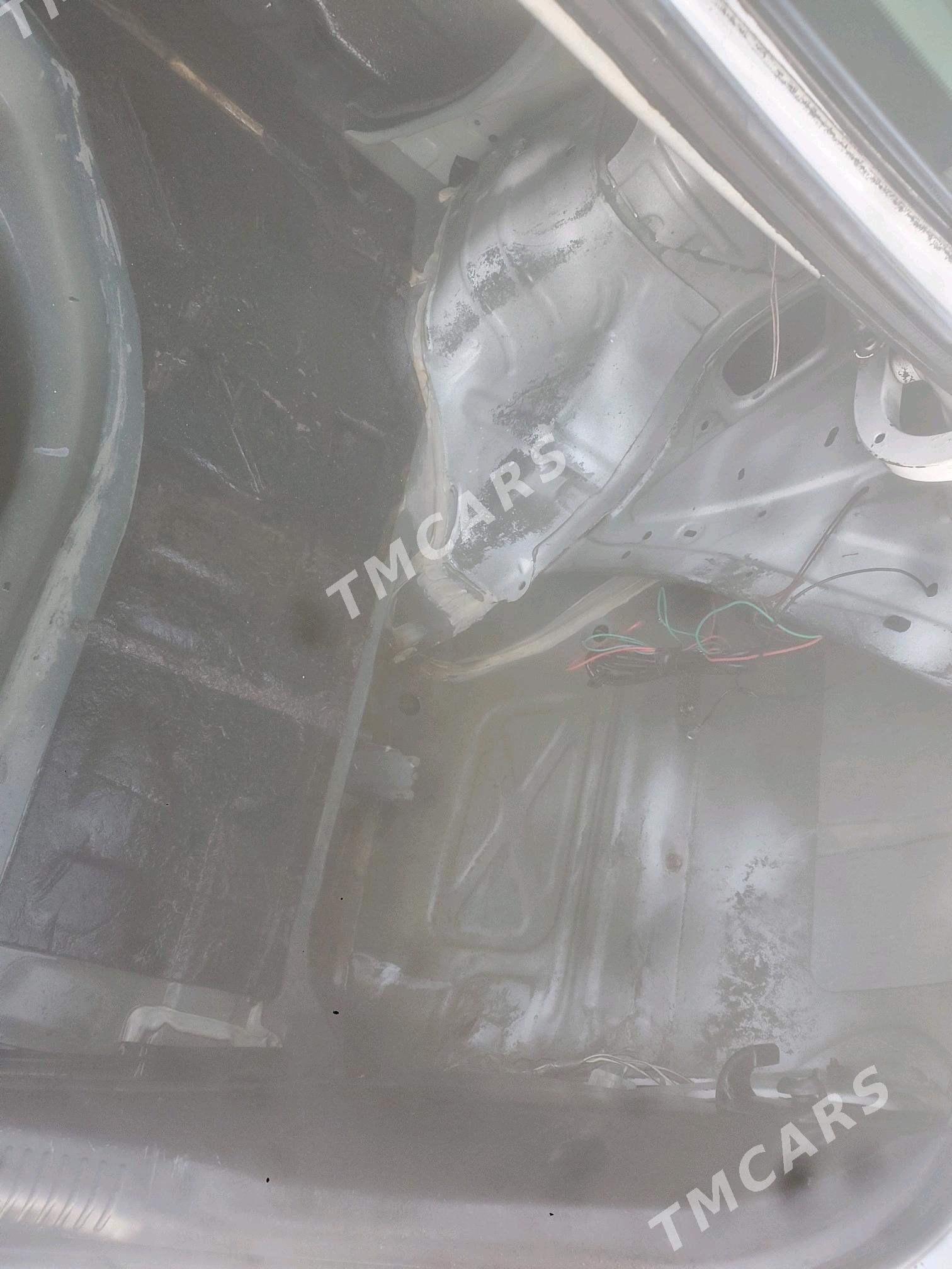 Toyota Camry 2004 - 120 000 TMT - Бабадайхан - img 6