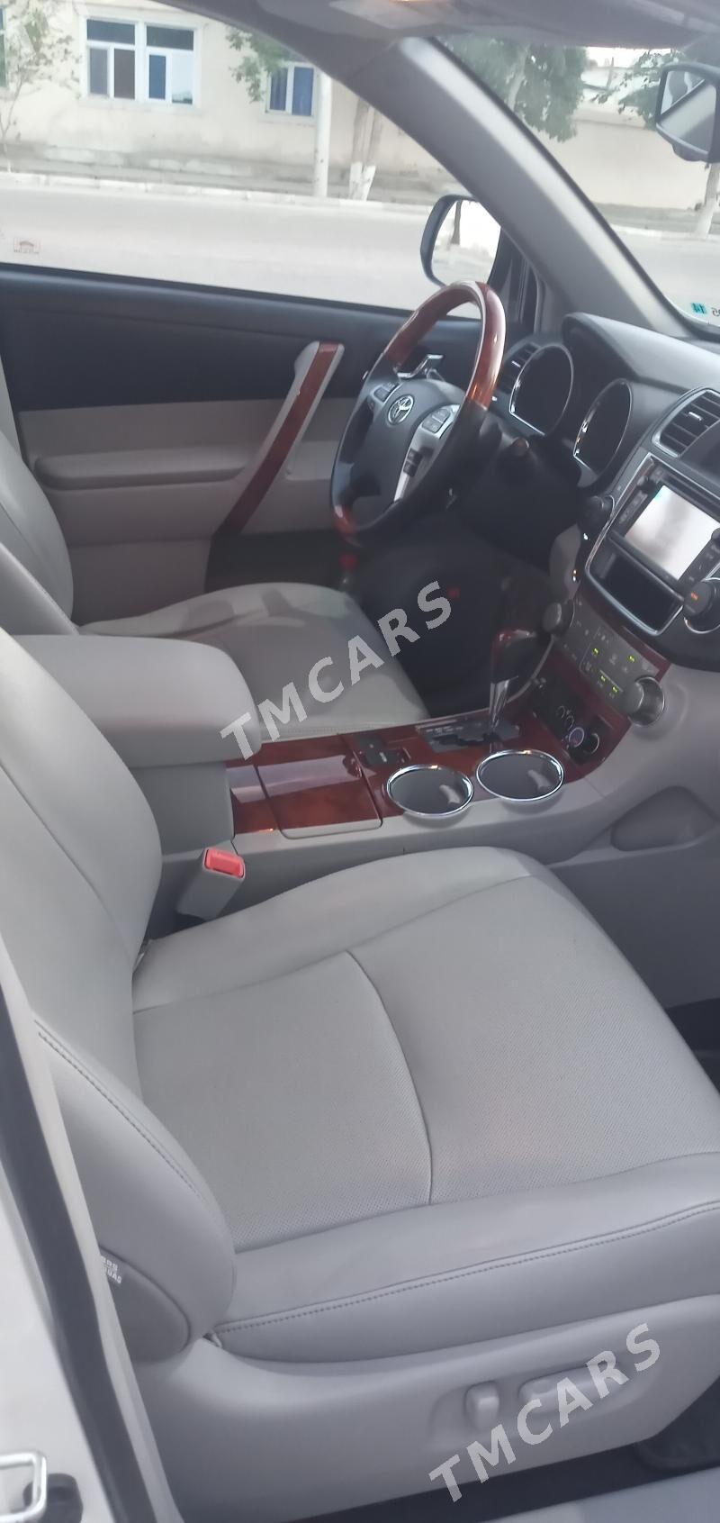 Toyota Highlander 2013 - 380 000 TMT - Daşoguz - img 4