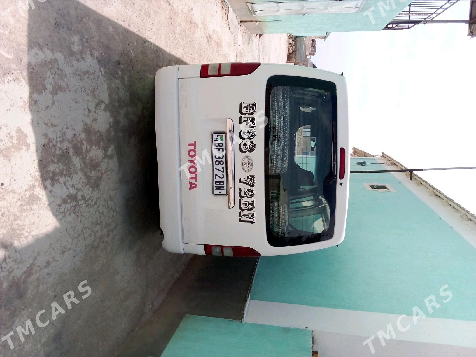 Toyota Hiace 2007 - 200 000 TMT - Türkmenbaşy - img 3