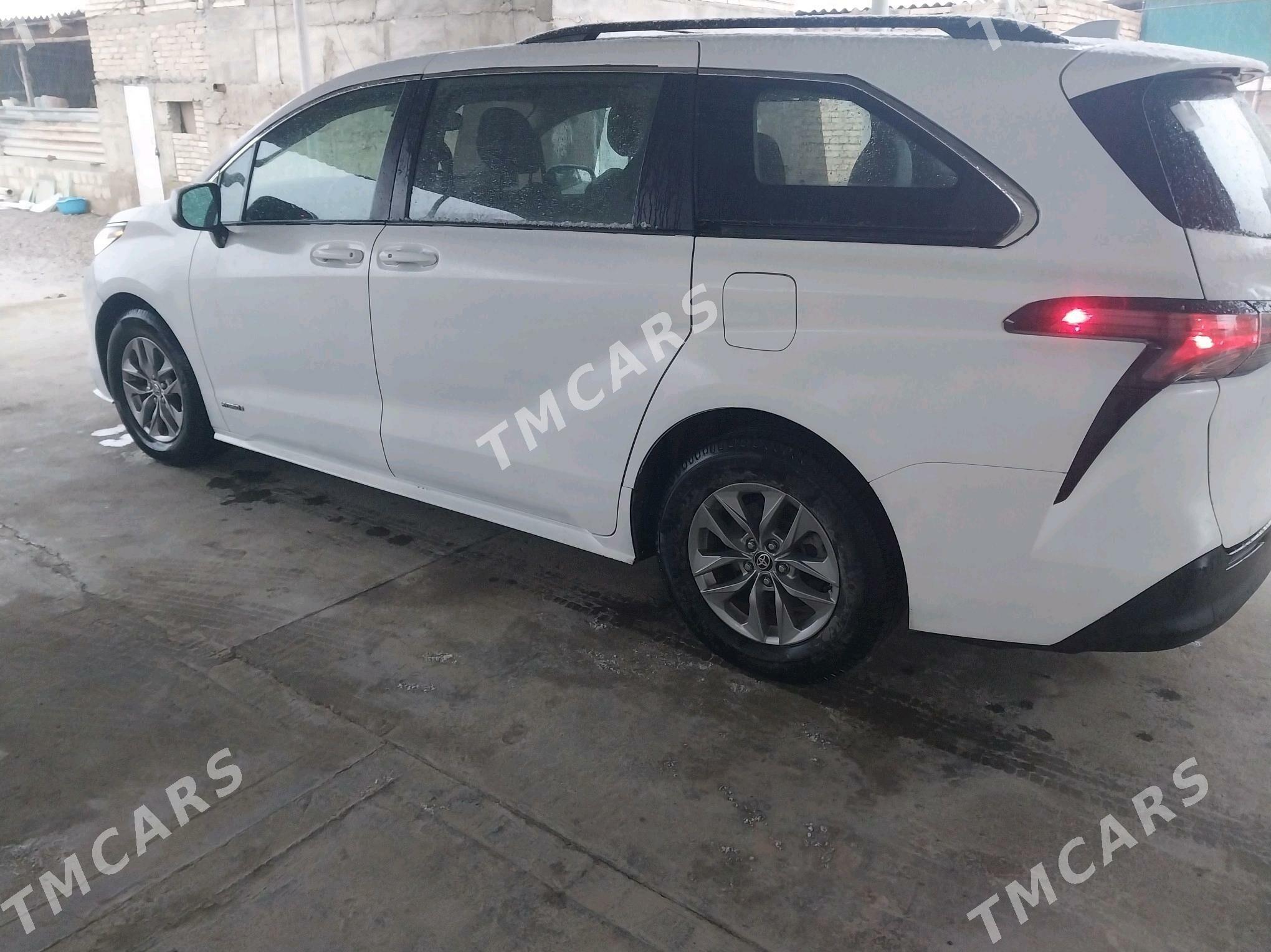 Toyota Sienna 2021 - 450 000 TMT - Kaka - img 7