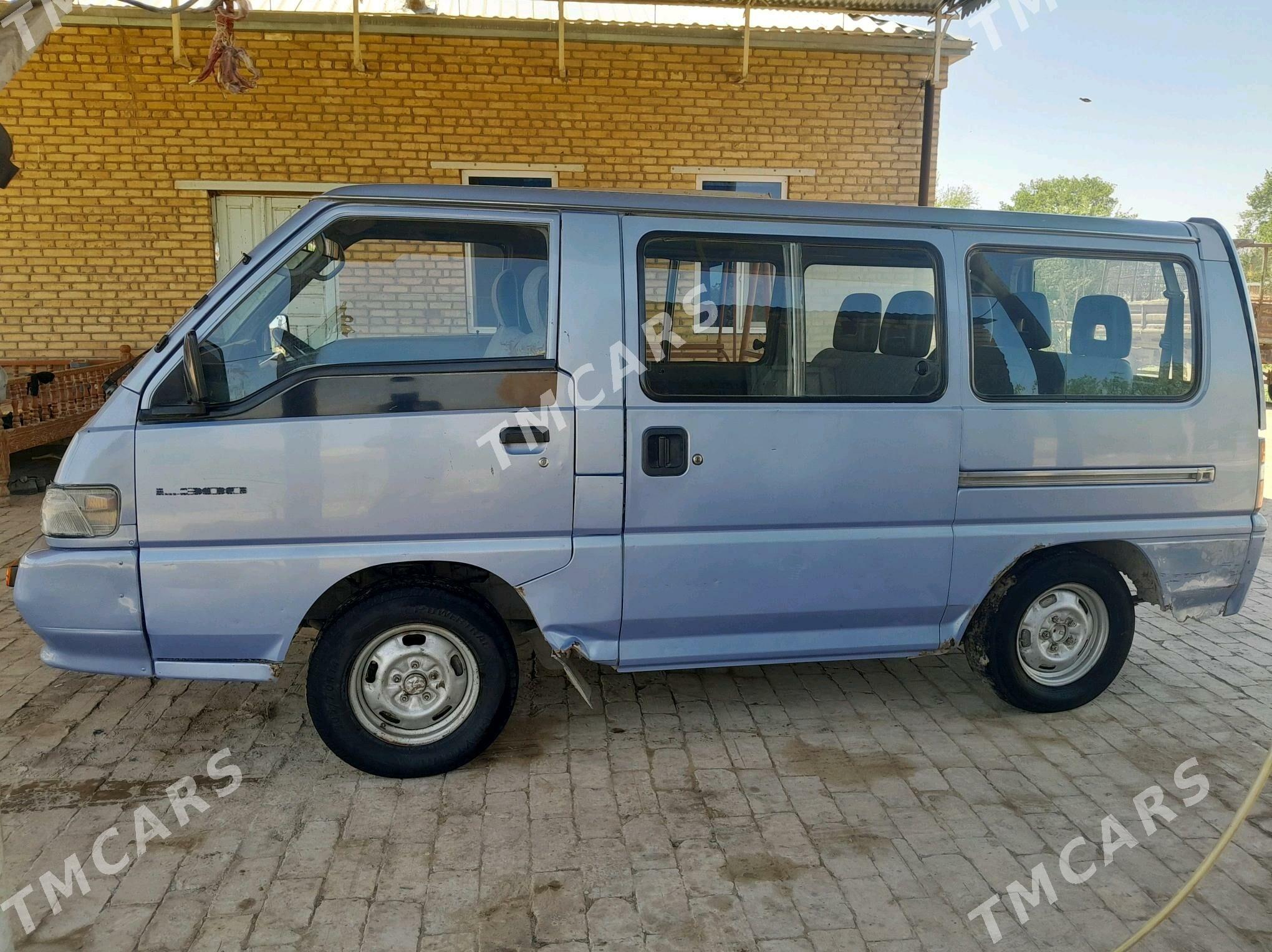 Toyota Hiace 1993 - 50 000 TMT - Туркменгала - img 3