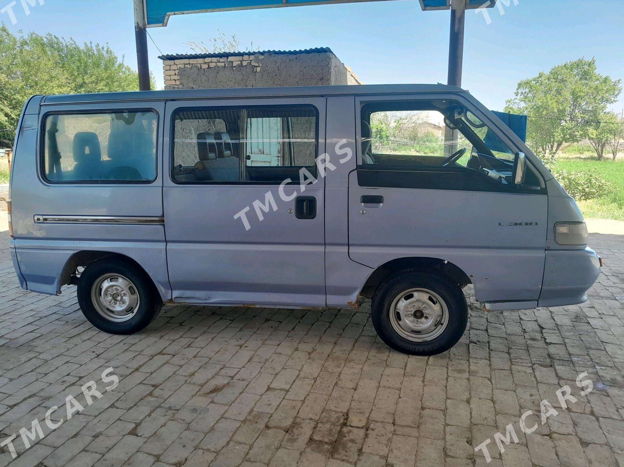 Toyota Hiace 1993 - 50 000 TMT - Туркменгала - img 4