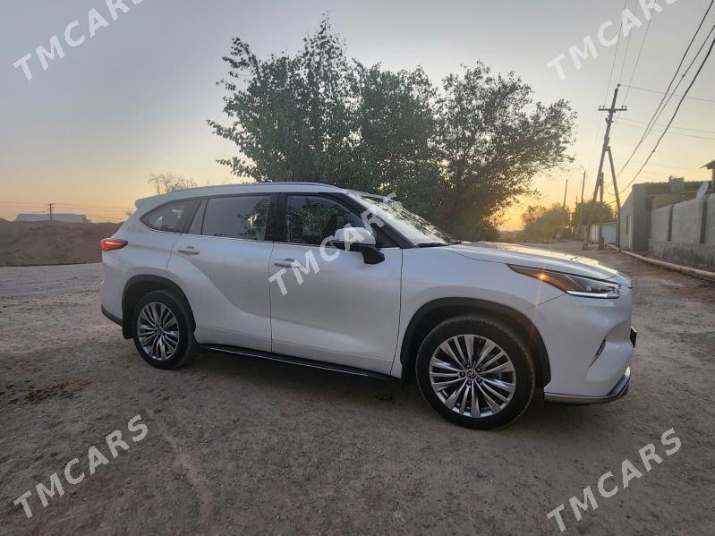 Toyota Highlander 2023 - 700 000 TMT - Ýolöten - img 3